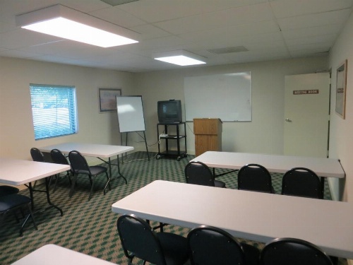 Fairview Inn & Suites Mobile image 11