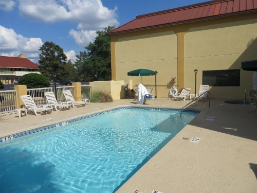 Fairview Inn & Suites Mobile image 20