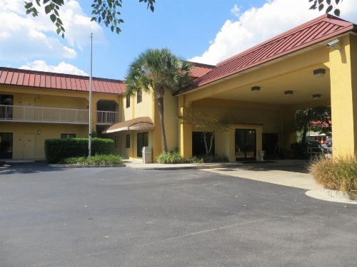 Fairview Inn & Suites Mobile image 21