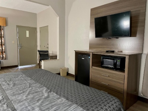 Fairview Inn & Suites Mobile image 5